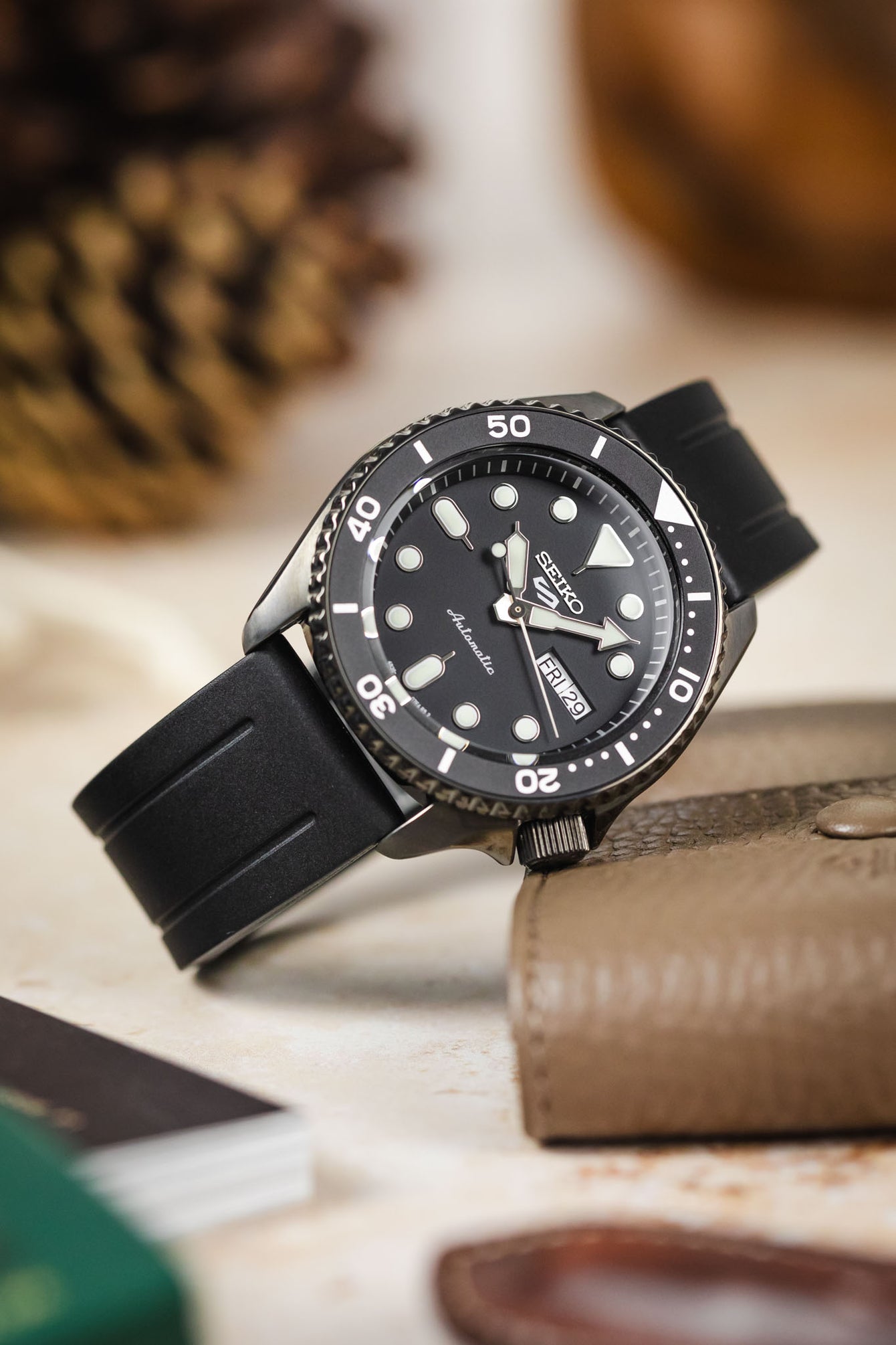 Bonetto Cinturini 319 Premium Rubber Sports Watch Strap in BLACK