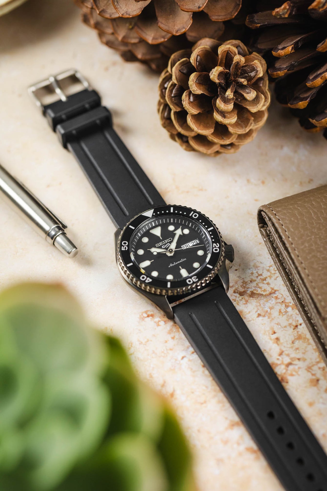 Bonetto Cinturini 319 Premium Rubber Sports Watch Strap in BLACK