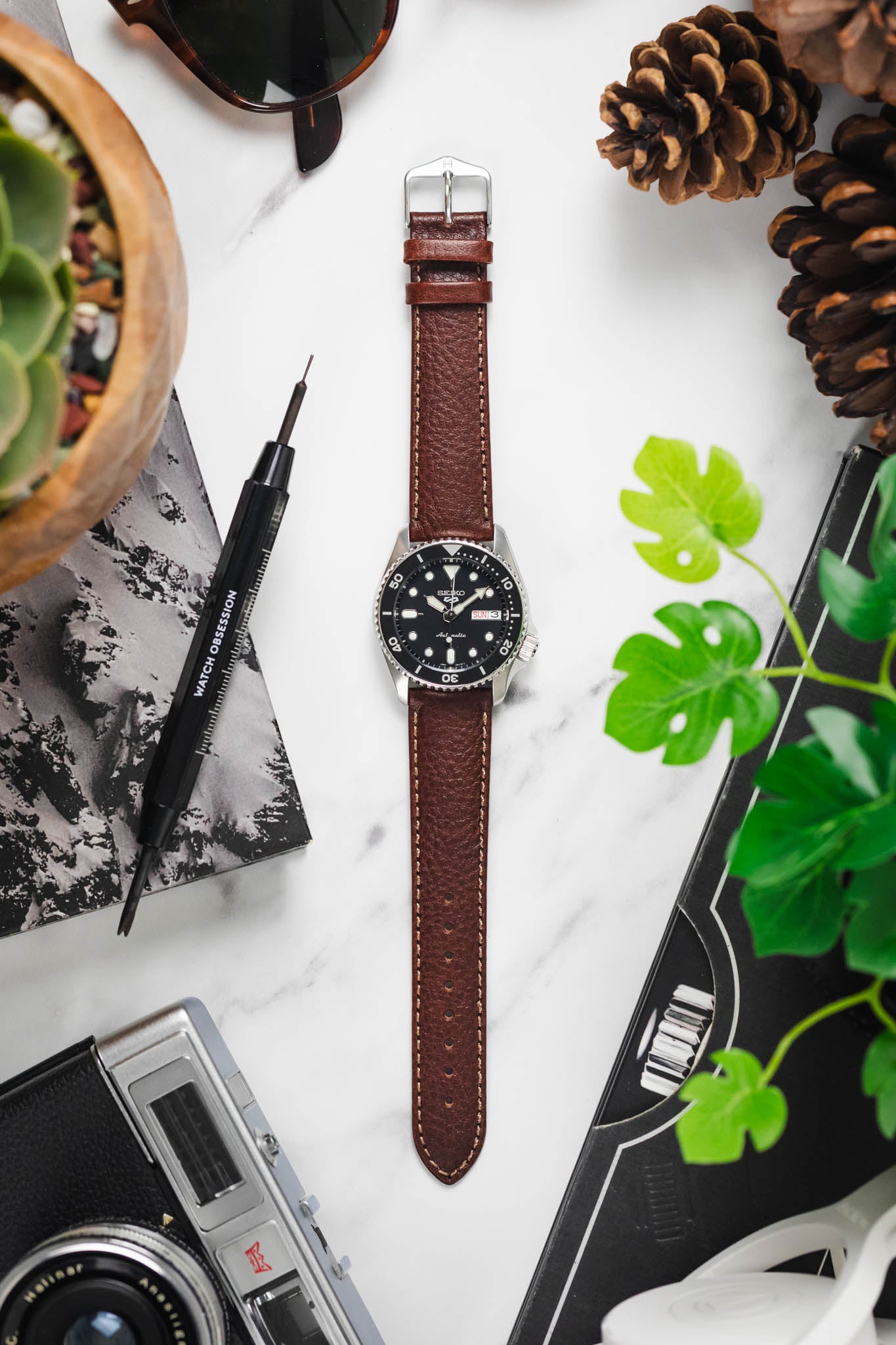 Hirsch FOREST Naturally Tanned Buffalo Watch Strap | BROWN – Watch