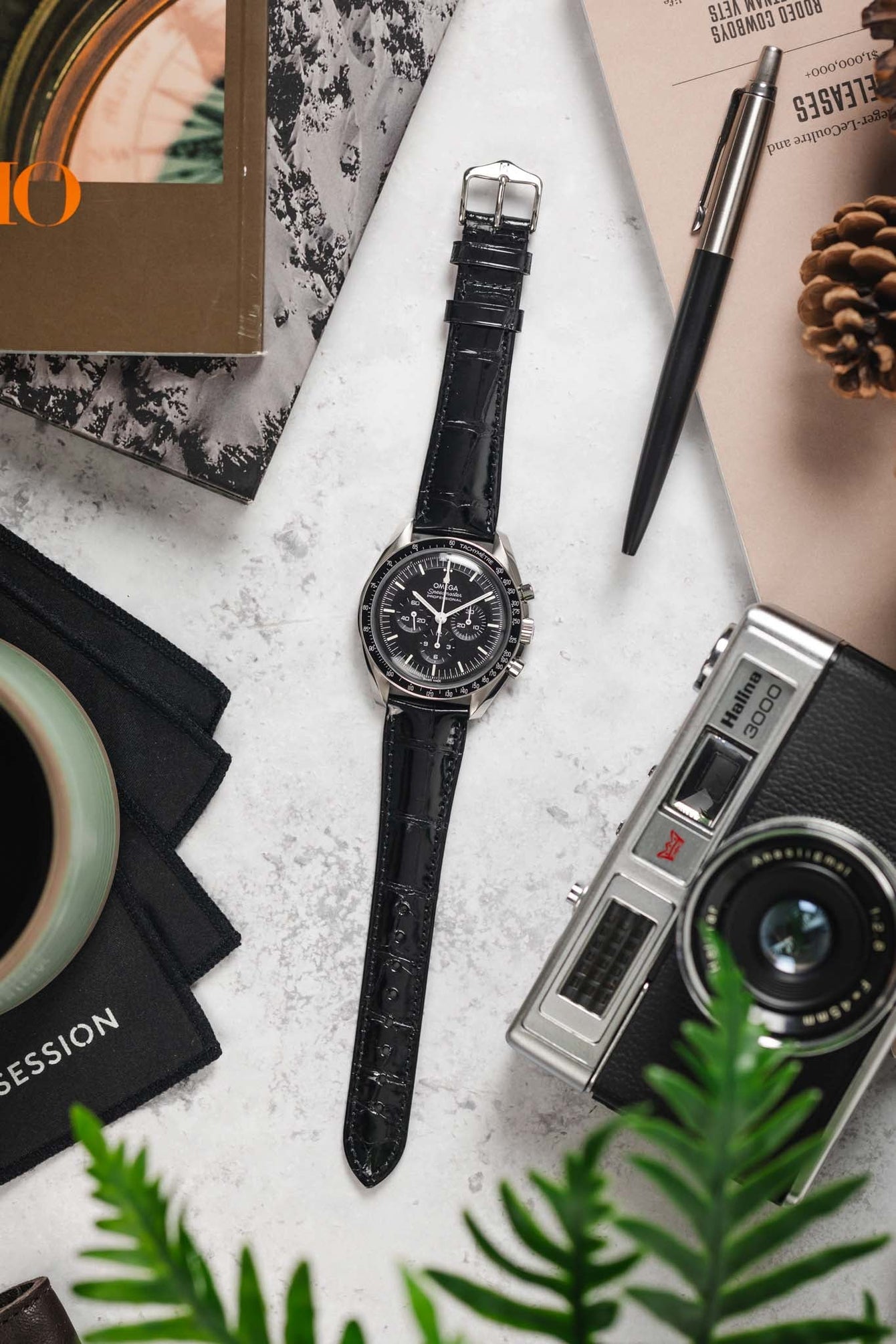 Hirsch LONDON Shiny Alligator Leather Watch Strap in BLACK