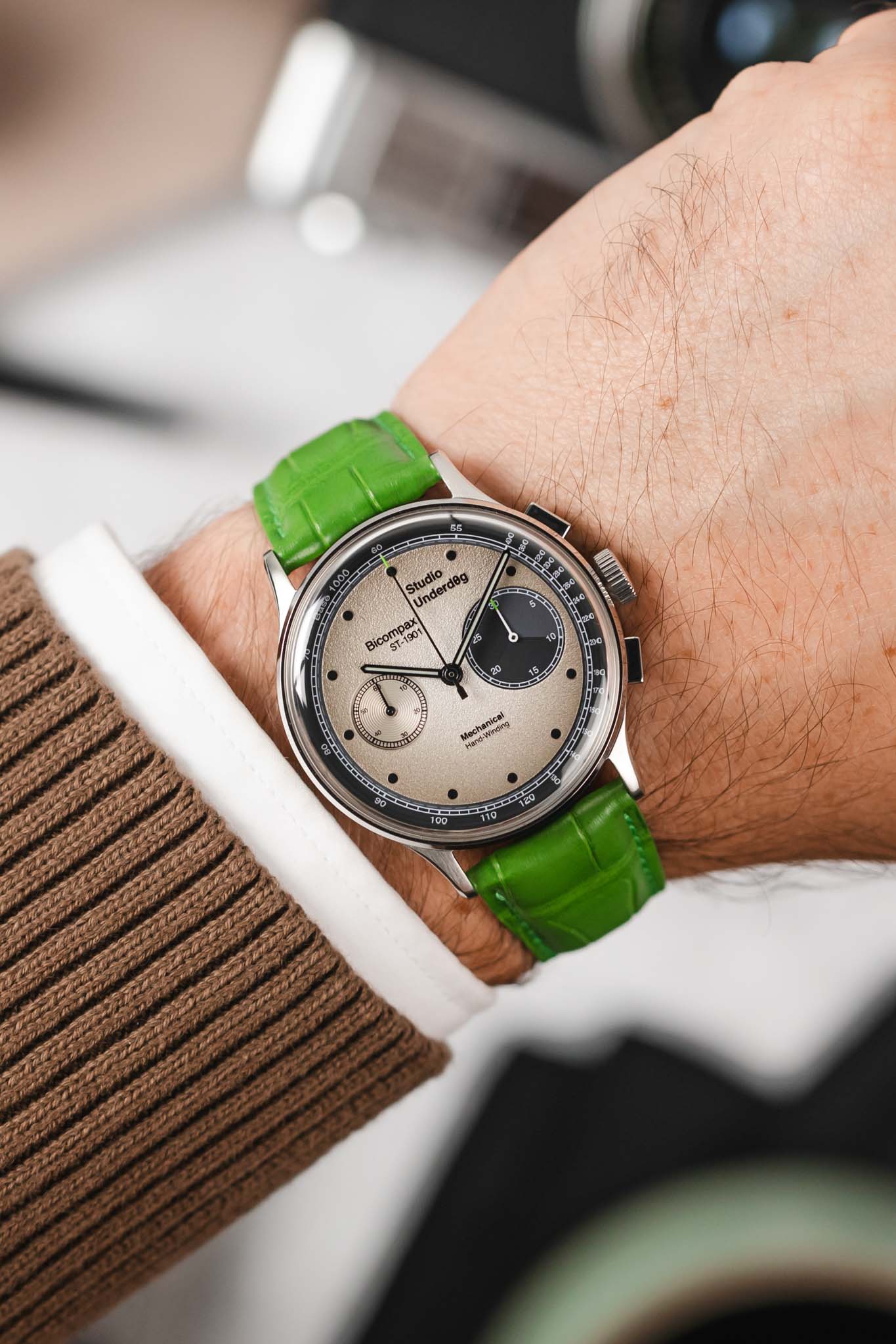 Hirsch LONDON Leather Watch Strap | Matt Green | Watch Obsession