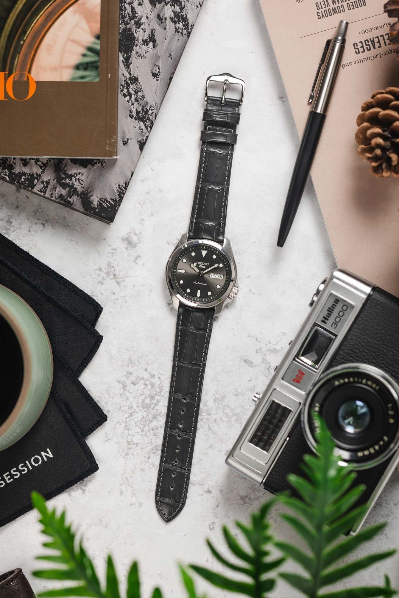 Hirsch LONDON Matt Alligator Leather Watch Strap in GREY