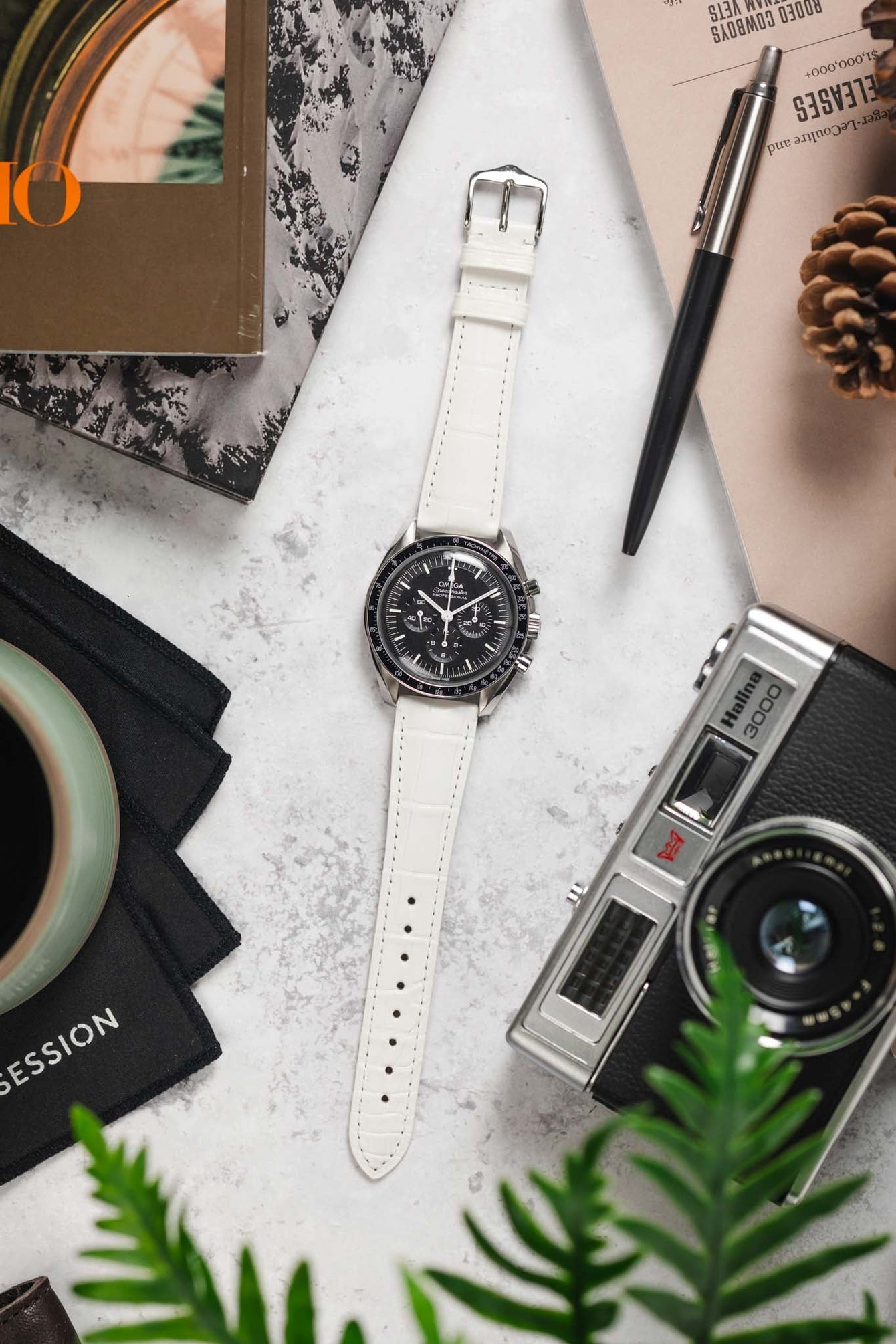 Hirsch LONDON Matt Alligator Leather Watch Strap in WHITE