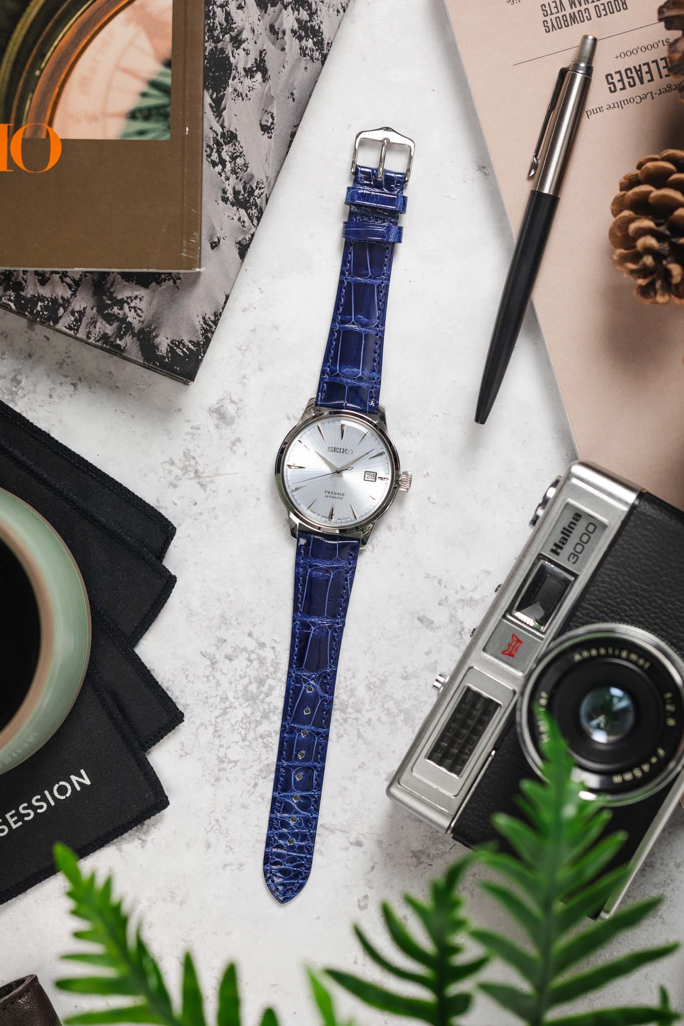 ヒルシュ HIRSCH アリゲーター 19mm LONDON ターコイズ Hirsch London Shiny Dark Blue Leather Watch Strap | WatchObsession