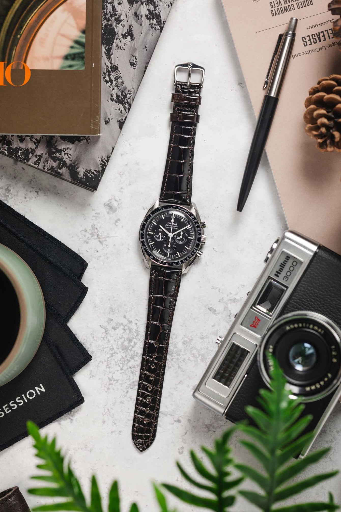Hirsch LONDON Shiny Alligator Leather Watch Strap in BROWN