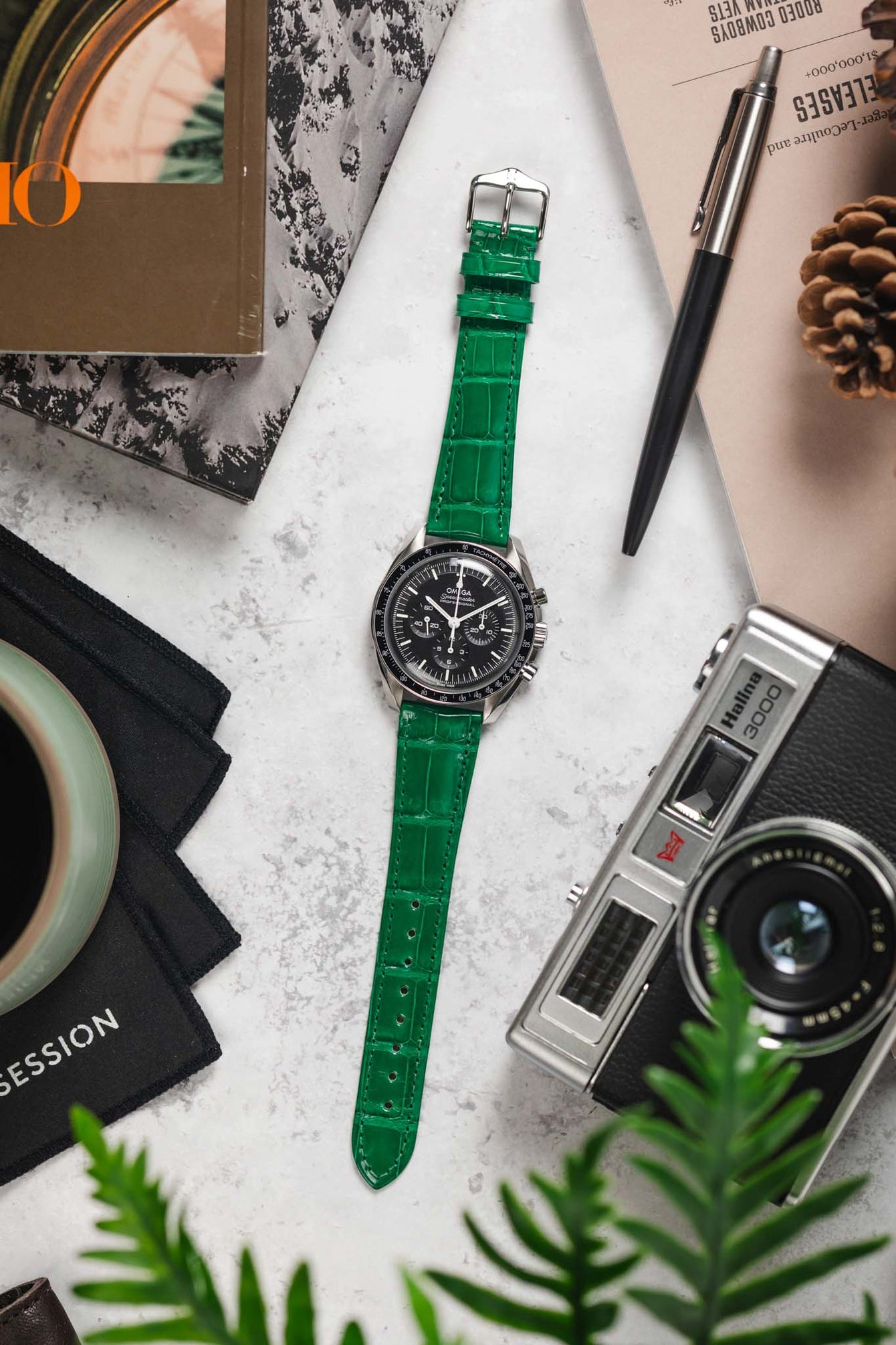 Hirsch LONDON Shiny Alligator Leather Watch Strap in GREEN
