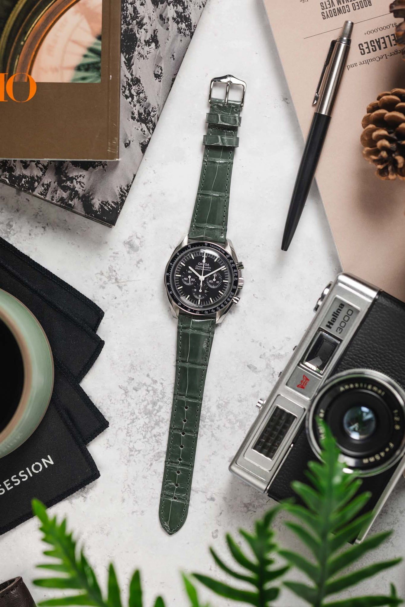 Hirsch LONDON Shiny Alligator Leather Watch Strap in GREY