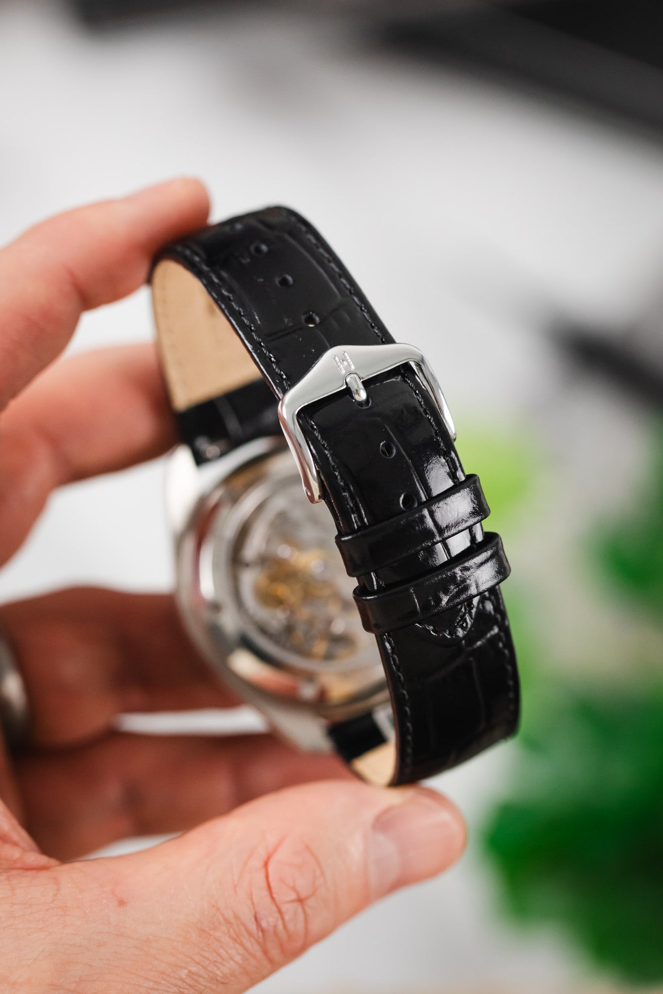 Hirsch LOUISIANALOOK Alligator Embossed Leather Watch Strap in BLACK