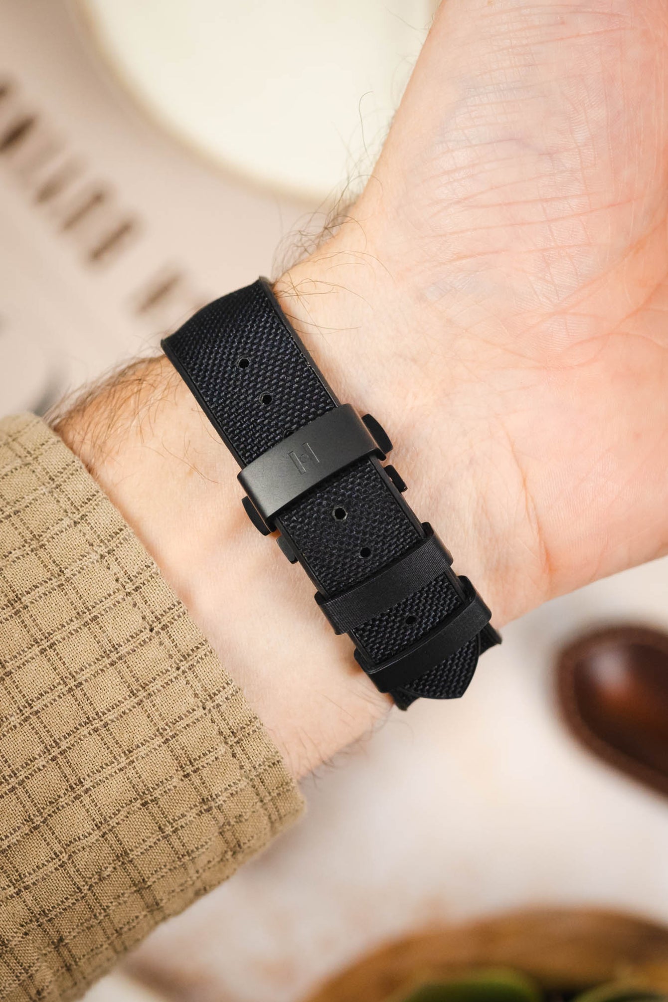 Hirsch PUSHER Clasp in BLACK