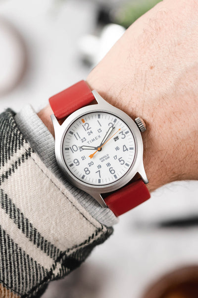 Hirsch TORONTO Quick-Release Fine-Grained Leather Watch Strap in RED