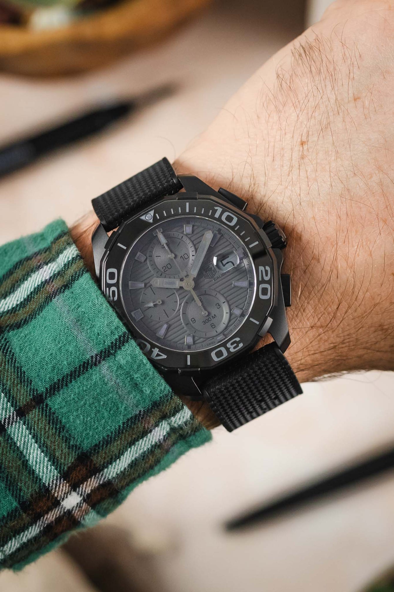 ISOSWISS WAFFLE Textured Rubber Diving Watch Strap in BLACK