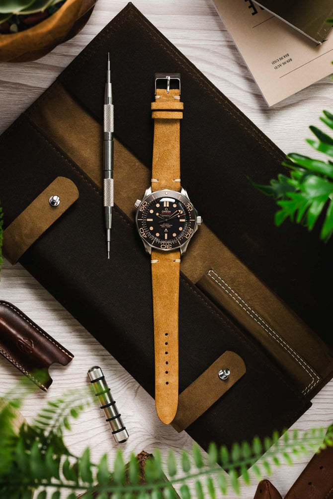 JPM Italian Vintage Suede Leather Watch Strap in BEIGE – Watch 