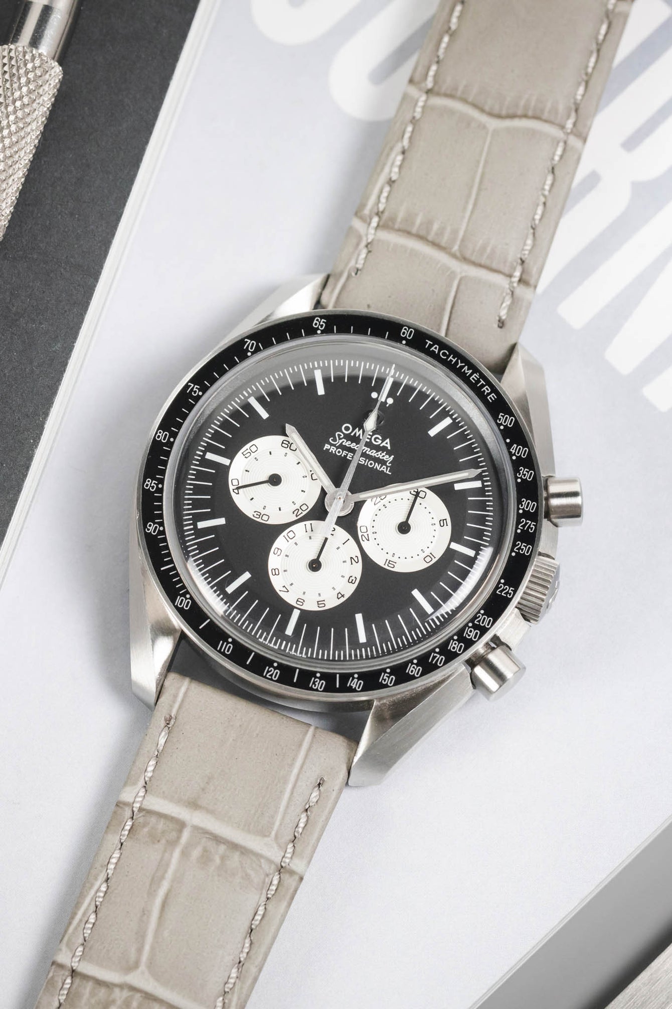 Morellato BOLLE Alligator-Embossed Calfskin Leather Watch Strap in LIGHT GREY