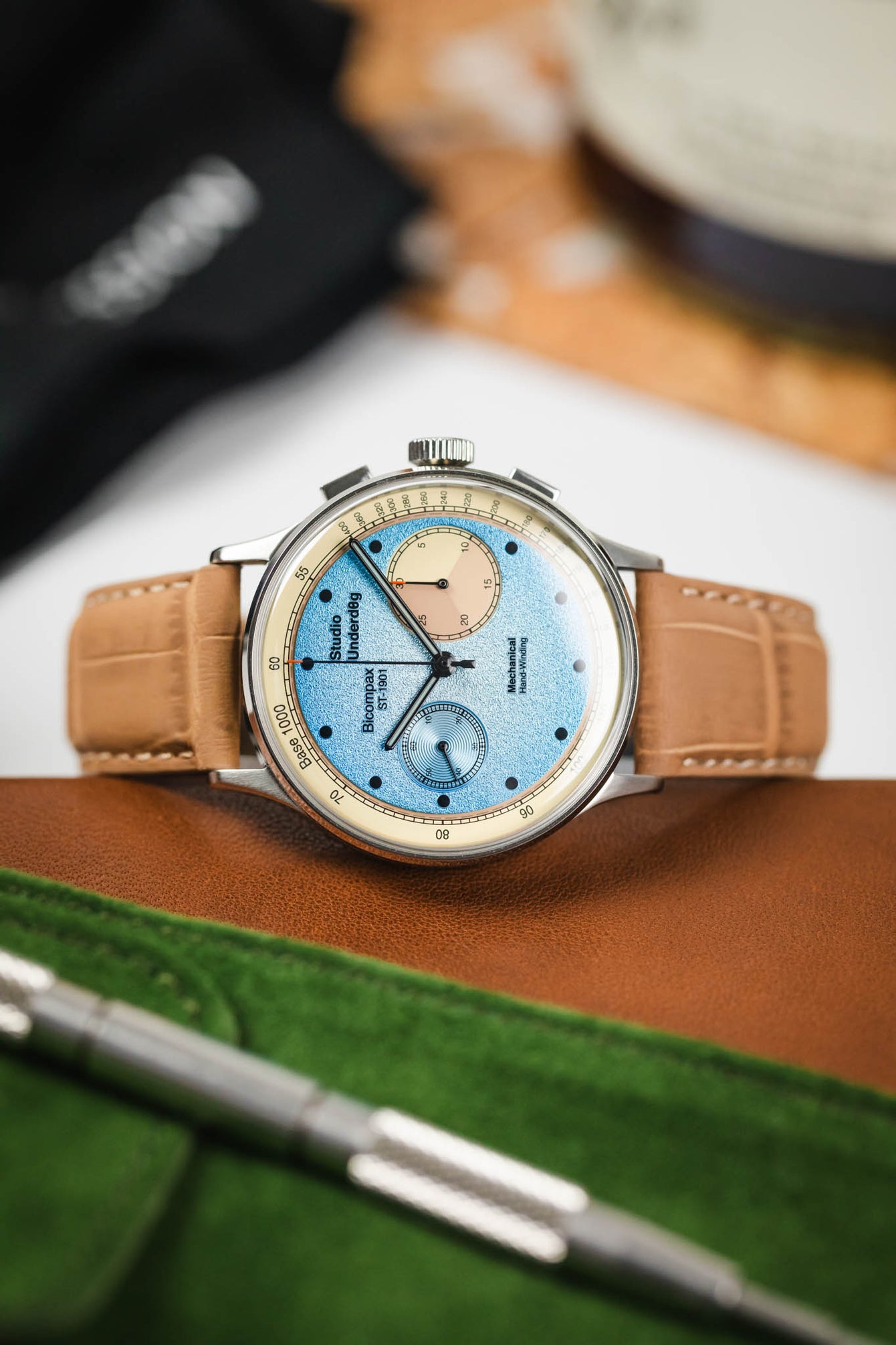 Morellato SOCCER Alligator-Embossed Calfskin Leather Watch Strap in BEIGE