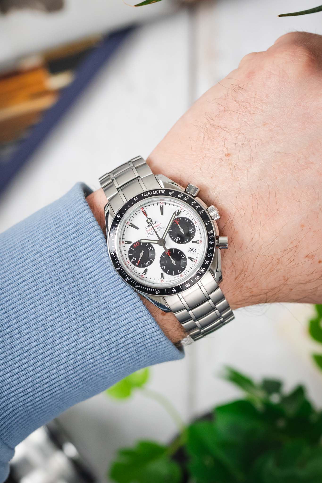 Omega speedmaster date panda outlet