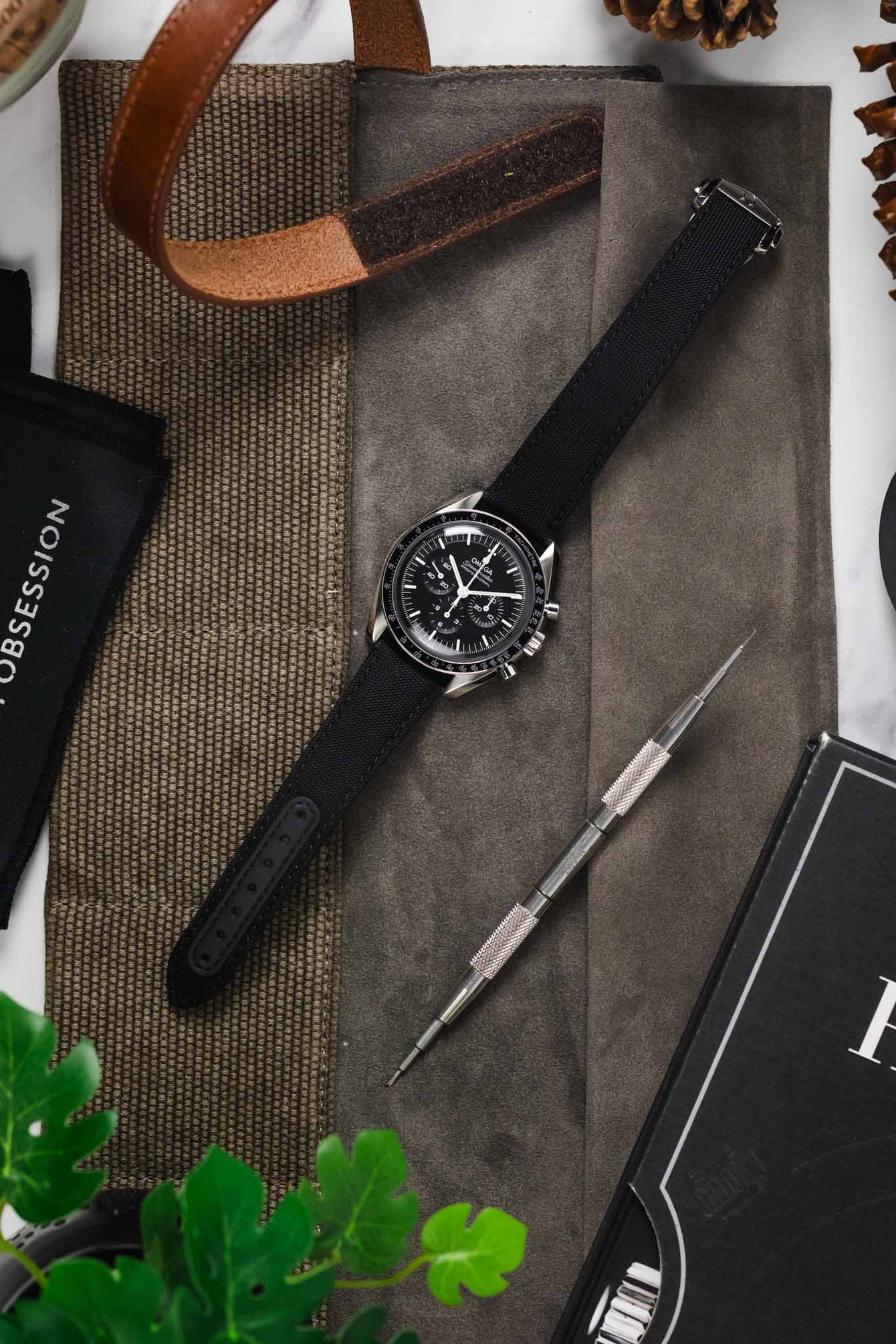 OMEGA Speedmaster Professional Moonwatch 42mm - Black Hesalite Dial