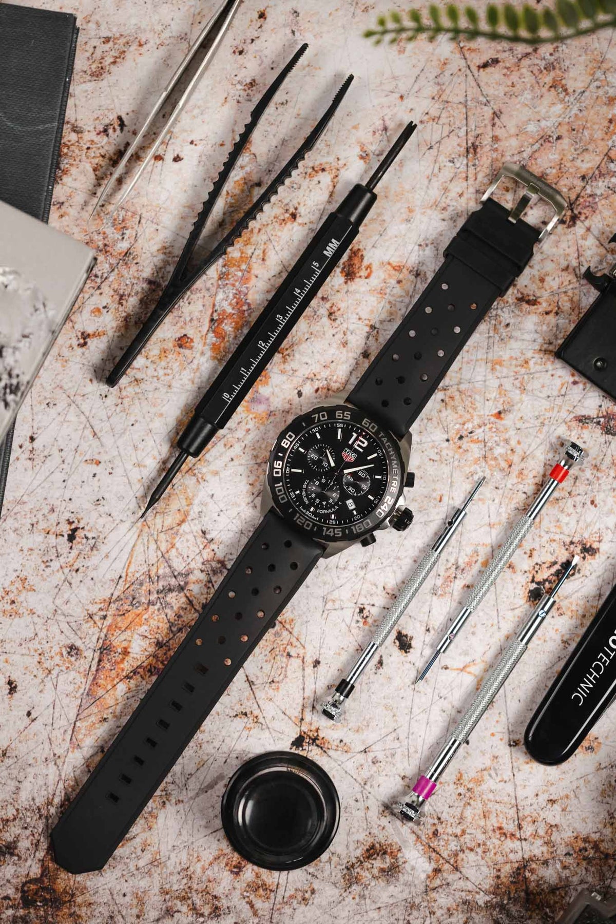 TAG HEUER Formula 1 Chronograph - CAZ1010.FT8024