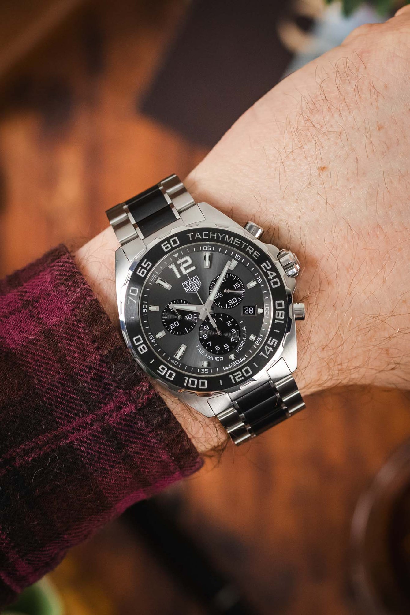 TAG HEUER Formula 1 Quartz Watch – Grey Sunray Brushed Dial 43mm