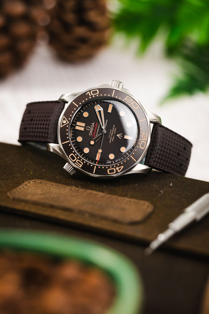 Tropic Dive Watch Strap in Brown Textured Rubber WO Watch Obsession