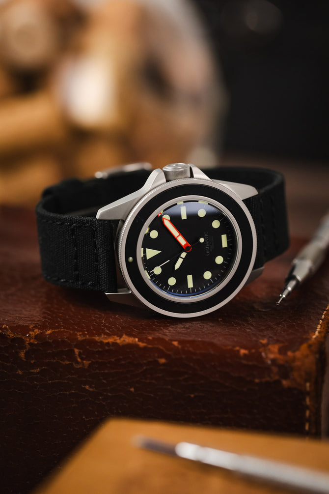 Quick-Release Canvas Watch Strap in BLACK