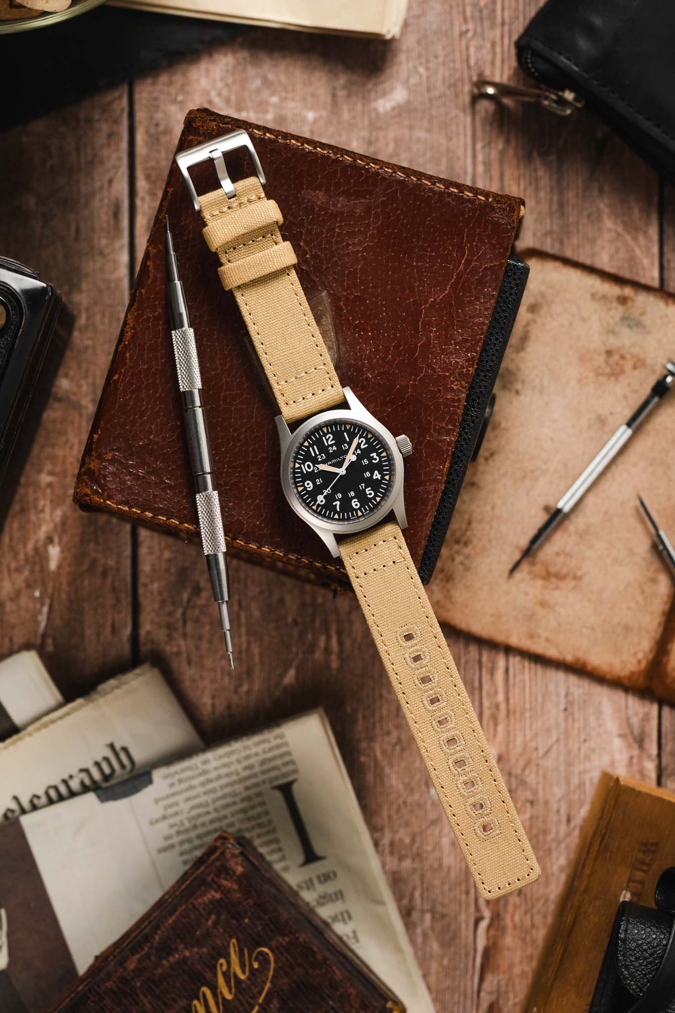 Quick-Release Canvas Watch Strap in KHAKI