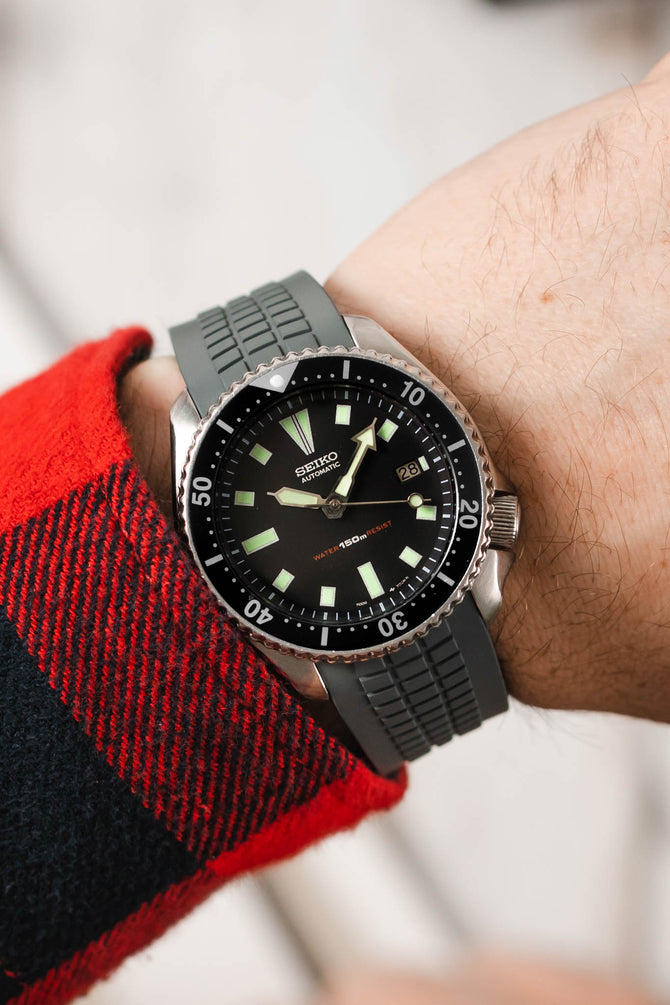 Seiko SKX black bezel and dial fitted with Crafter Blue CB11 in grey on wrist