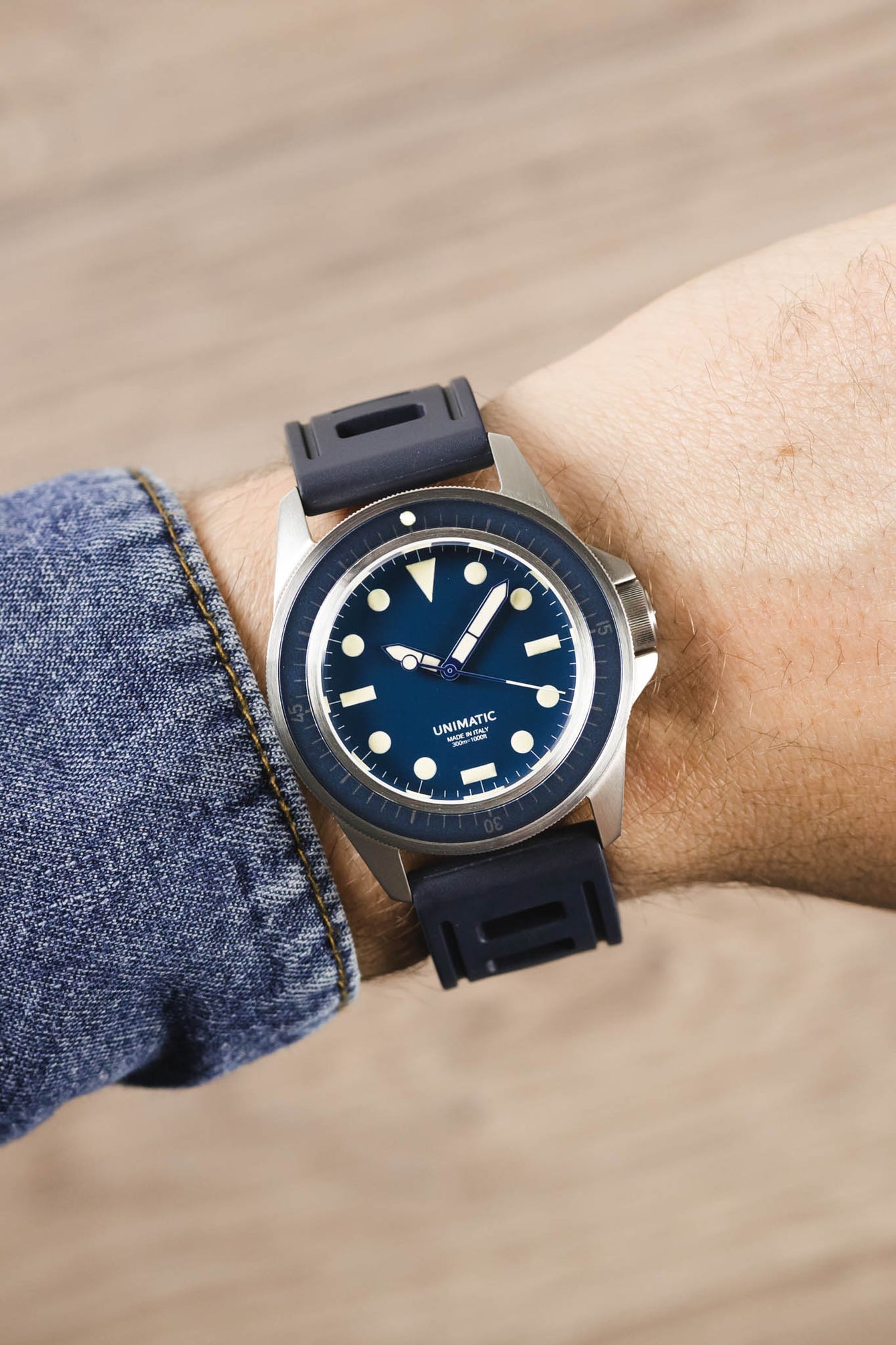 ISOfrane Rubber Dive Watch Strap in BLUE WatchObsession – Watch