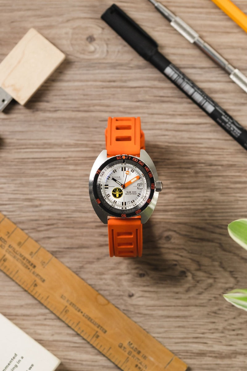 Isofrane outlet dive strap