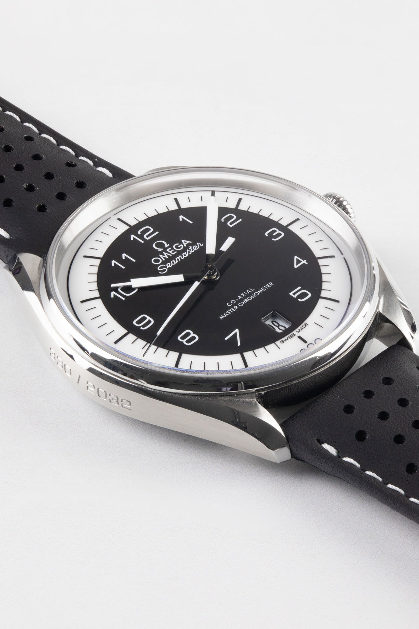 omega seamaster olympic official timekeeper watch