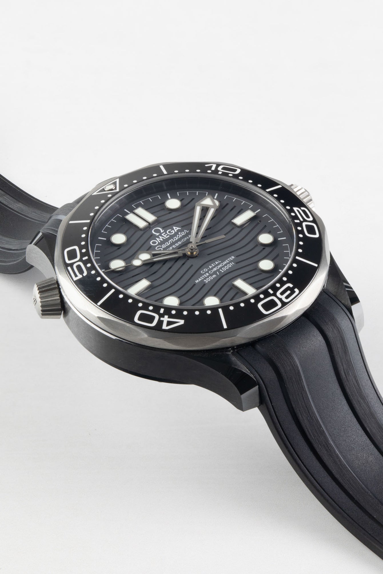 OMEGA 210.92.44.20.01.002 Seamaster Diver 300m Co‑Axial 43.5mm Master Chronometer - Black Dial