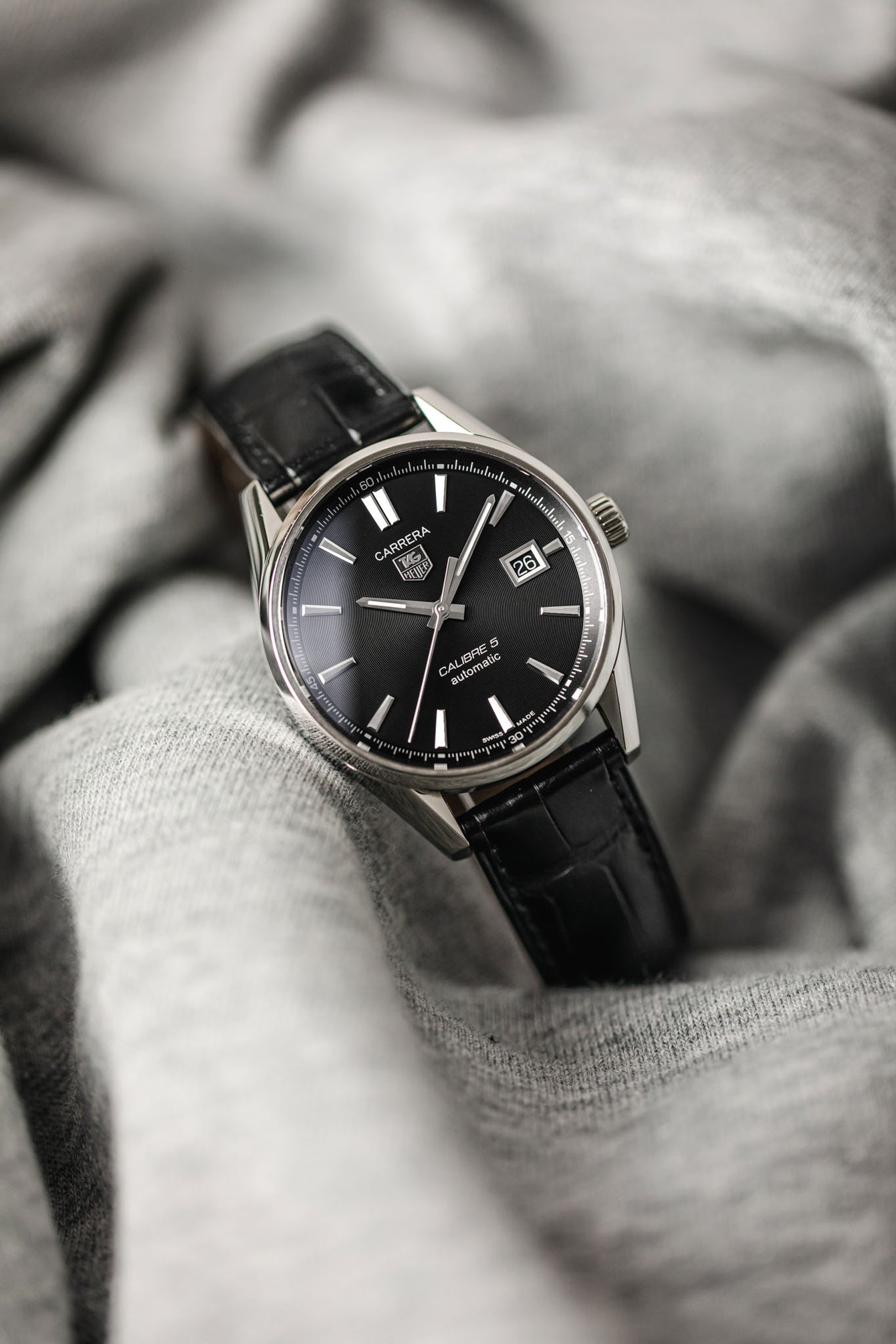 tag heuer carrera calibre 5 black watch dial